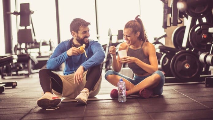 eating-at-gym-1560x878
